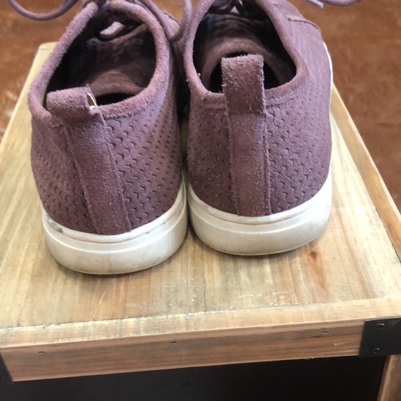 Lucky brand tennis shoes - Picture 3 of 6